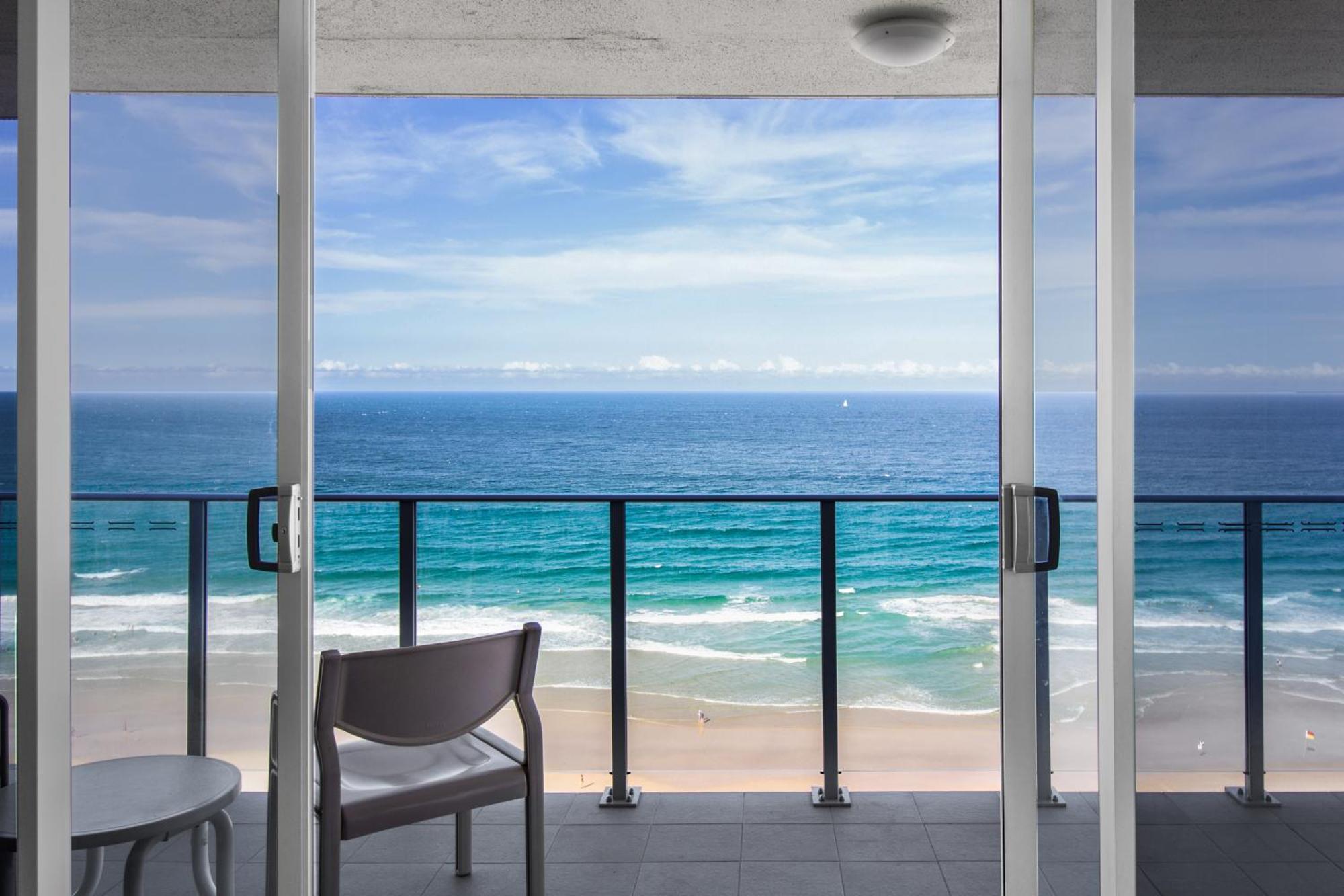 Boulevard Towers On Broadbeach Голд-Кост Экстерьер фото