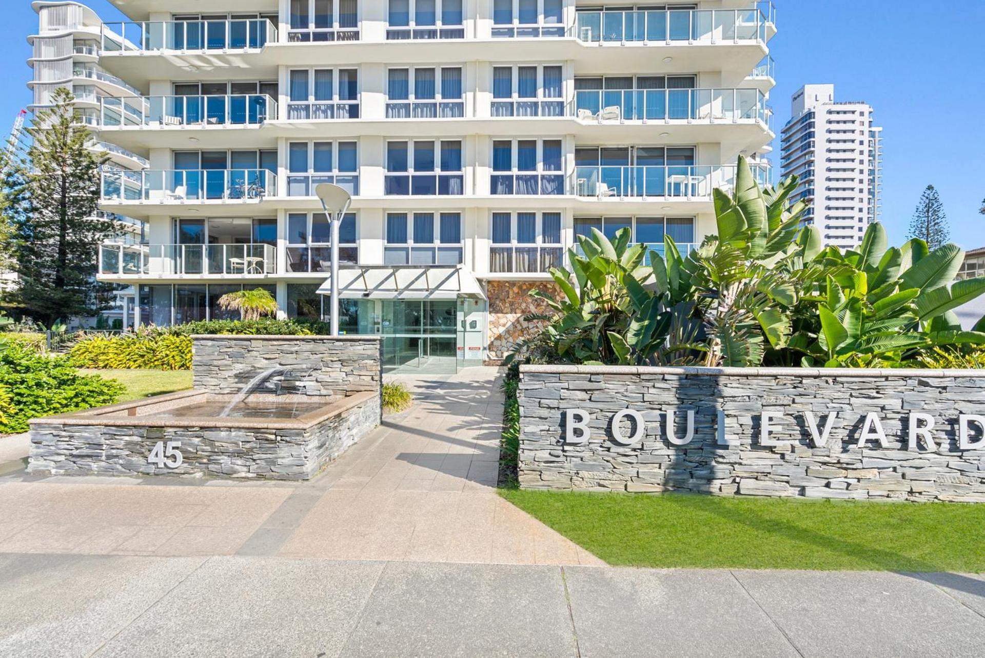 Boulevard Towers On Broadbeach Голд-Кост Экстерьер фото